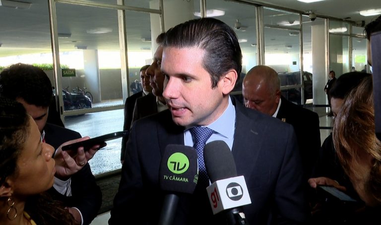 Mesa da Câmara vai avaliar representações contra deputados acusados de excessos ao protestar no Plenário – Notícias