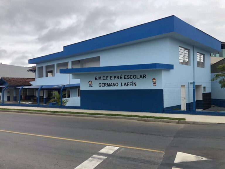 Vereadores do PP propõem implantação de faixa de pedestre em frente à Escola Germano Laffin