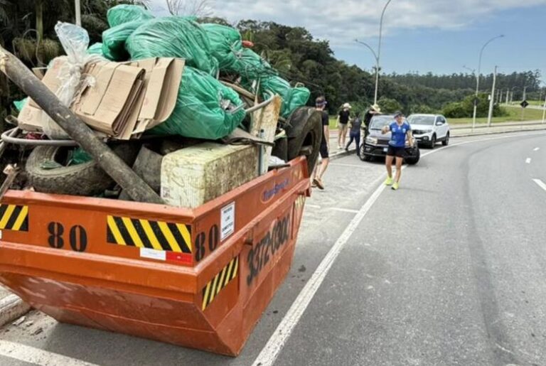 Limpeza dos rios Jaraguá e Itapocu retira duas toneladas de lixo em Jaraguá do Sul