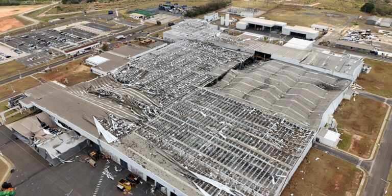 Toyota suspende produção no país após chuva destruir fábrica em SP