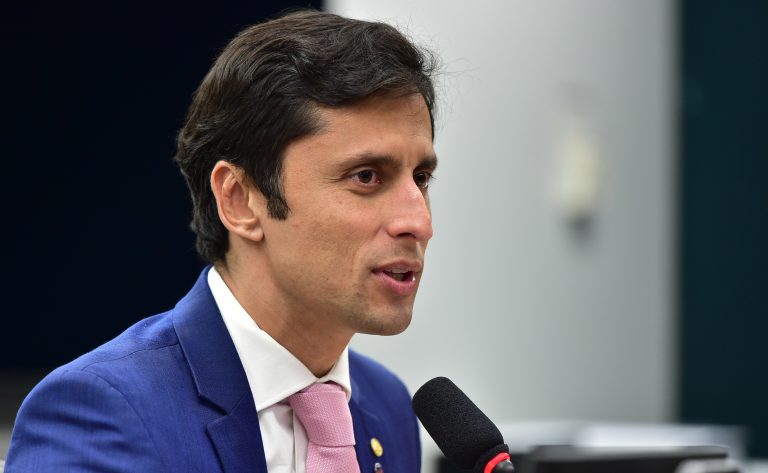 Comissão aprova prioridade em serviços públicos para mães e cuidadores de pessoa com deficiência ou autismo – Notícias