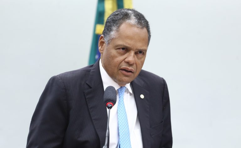 Comissão adia votação de mudanças no modelo de contratação e aposentadoria de agentes de saúde e de endemias – Notícias