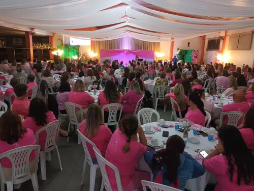Encontro Rosa em Schroeder reúne mais de 300 mulheres em apoio à luta contra o câncer