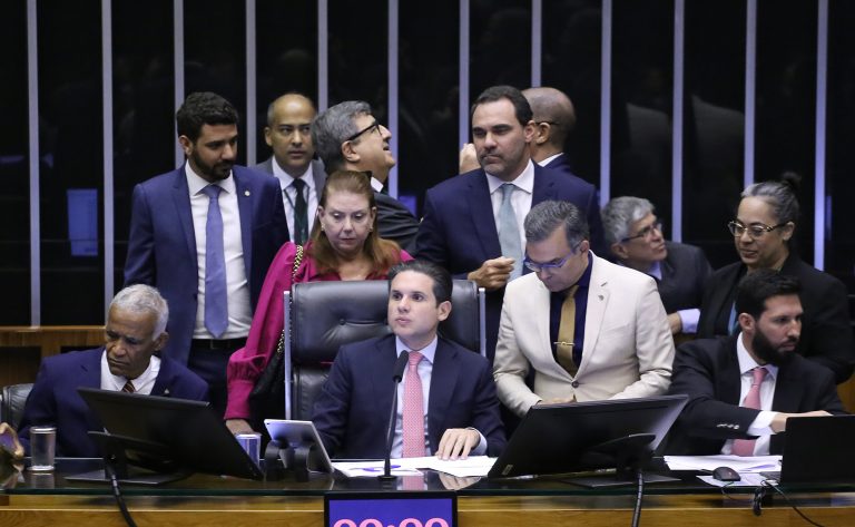 Câmara dos Deputados vota nesta quarta-feira mais projetos em defesa de crianças e adolescentes – Notícias