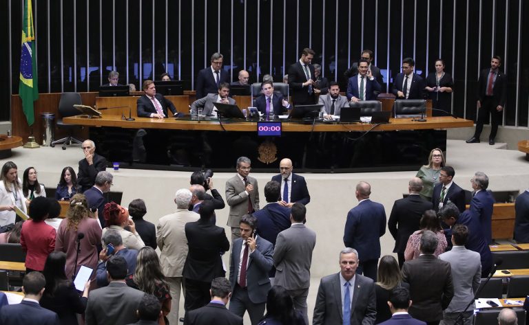 Câmara aprova projeto que torna lei o Compromisso Nacional da Criança Alfabetizada; acompanhe – Notícias