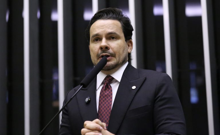 Câmara aprova punição para quem obstruir vias para praticar crimes; acompanhe – Notícias