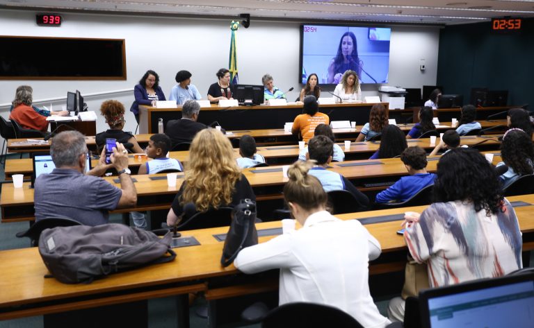 COP30: crianças e adolescentes cobram participação real em debate sobre crise climática – Notícias