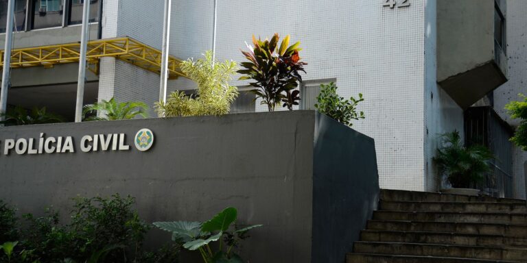 Polícia desarticula fabricação ilegal de armas na Baixada Fluminense