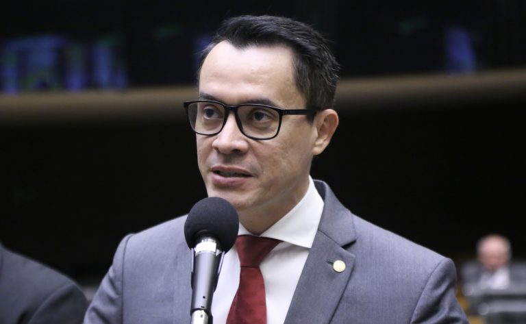 Comissão aprova projeto para aumentar segurança de pedestres com deficiência – Notícias