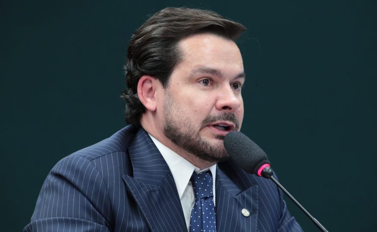 Comissão debate atuação do crime organizado no sistema financeiro e no setor de combustíveis – Notícias