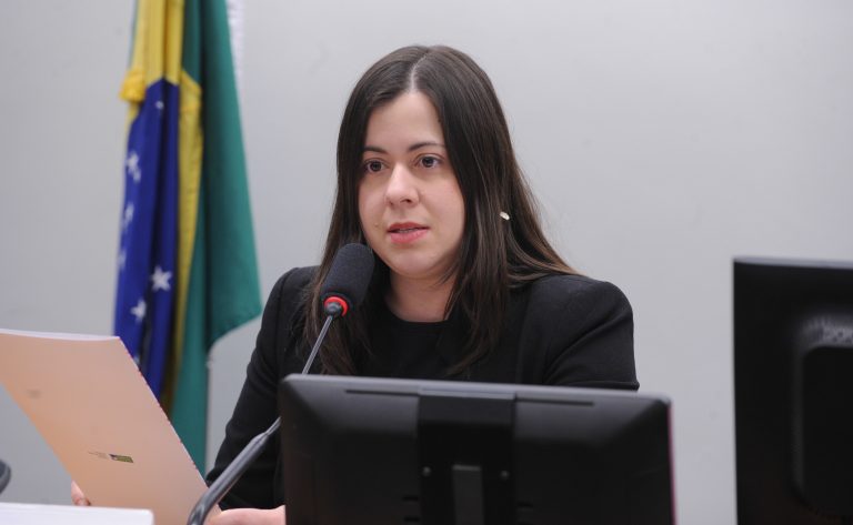 Comissão aprova agravante para violência institucional contra mulher vítima de violência doméstica – Notícias