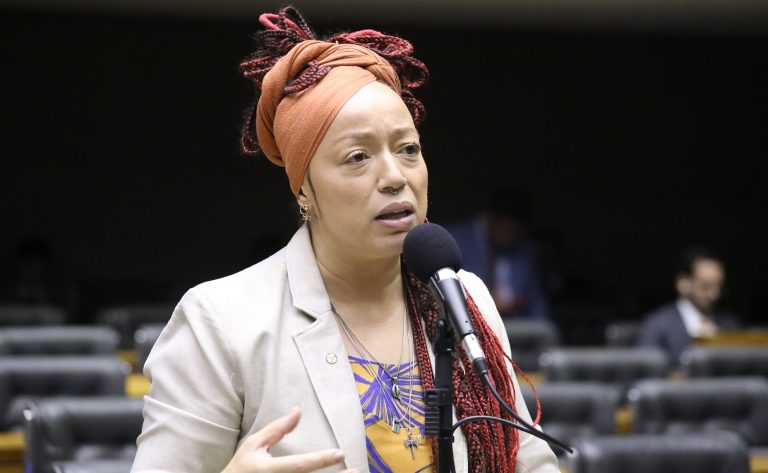 Comissão aprova projeto amplia lista de servidores da carreira de ciência e tecnologia – Notícias