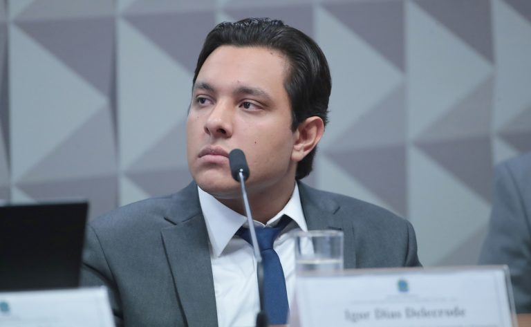 Programador acusado de facilitar descontos ilegais fica calado na CPMI do INSS – Notícias