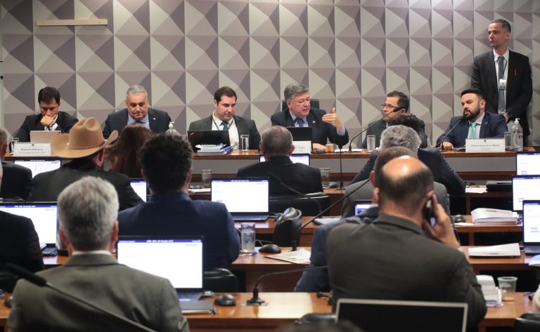 Obrigado a depor, ex-diretor do INSS não explica aumento de descontos em massa – Notícias