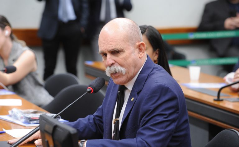 Comissão aprova punição maior para tráfico de drogas em estabelecimentos de ensino – Notícias