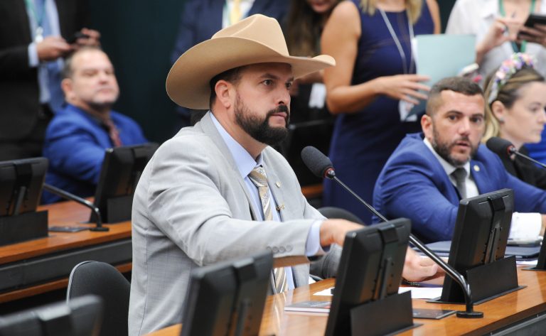 Comissão aprova projeto que ajusta legislação sobre transportador rodoviário de cargas – Notícias