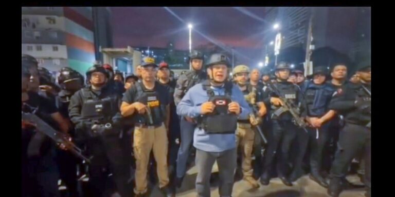 Nº 2 do chavismo pede calma ao povo venezuelano após ataques dos EUA