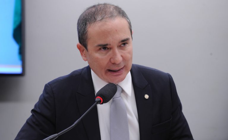 Comissão aprova prioridade no Fies para estudantes órfãos vindos de acolhimento – Notícias