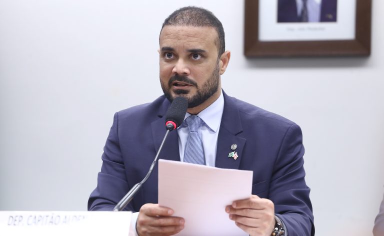 Comissão aprova projeto que inclui maus-tratos contra animais como motivo de justa causa – Notícias