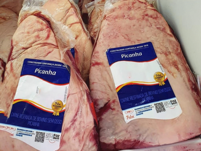 Suspeito é preso após tentar furtar carnes e bebidas em supermercado de Jaraguá