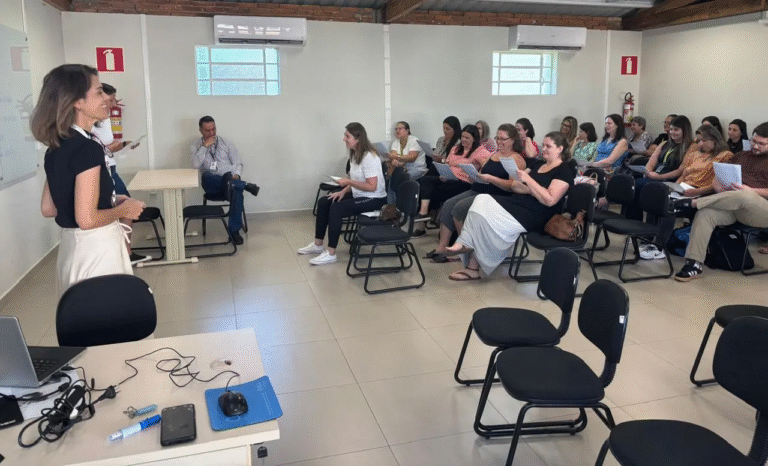 Técnicas de enfermagem dos CMEIs passam por capacitação
