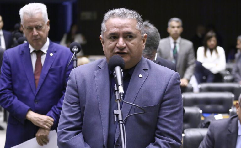 Projeto aumenta pena de importunação sexual na frente de criança – Notícias