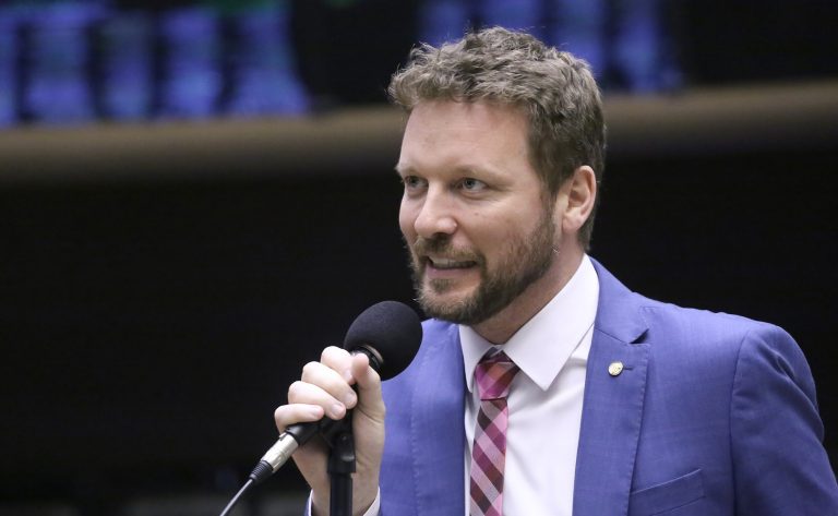 Projeto permite adiar audiência após atraso de 30 minutos – Notícias