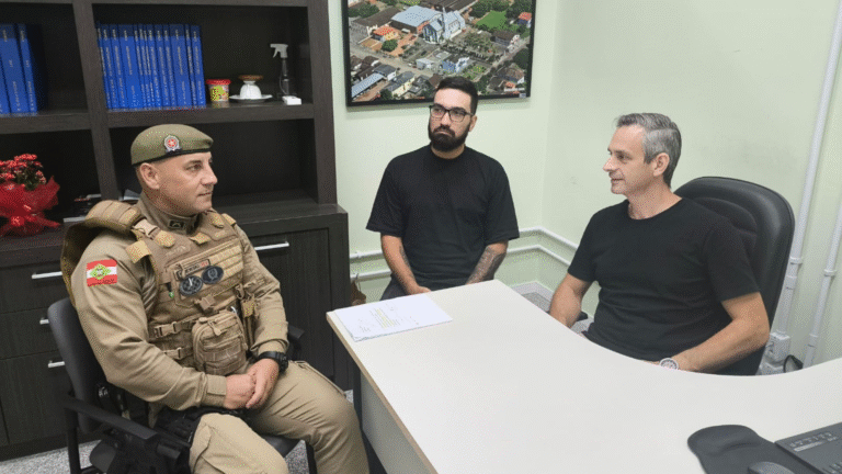 PREFEITURA DE CORUPÁ PLANEJA AMPLIAR MONITORAMENTO COM CÂMERAS EQUIPADAS COM INTELIGÊNCIA ARTIFICIAL