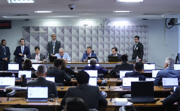 Convocados não comparecem e CPMI do INSS adia depoimentos – Notícias