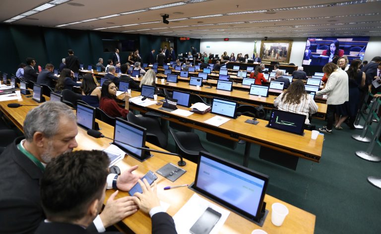 Comissão aprova seis projetos que criam datas comemorativas – Notícias