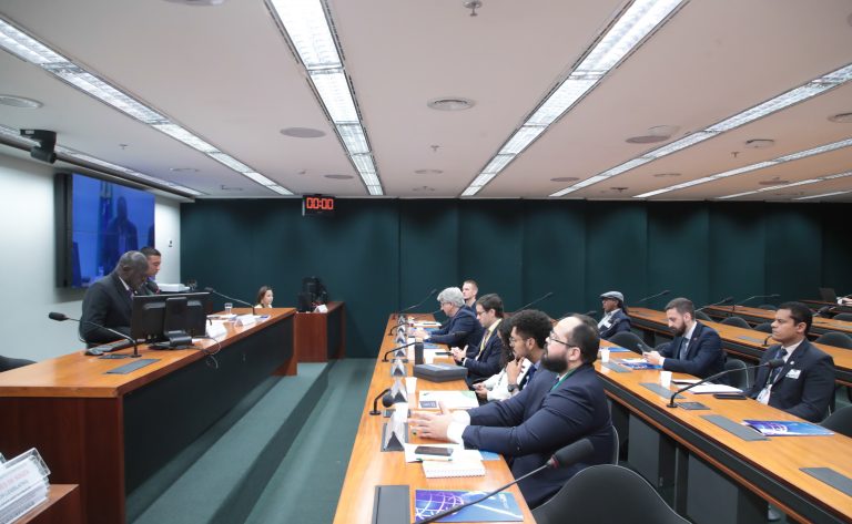 Motoristas de aplicativo pedem maior remuneração e mais segurança em debate na Câmara – Notícias