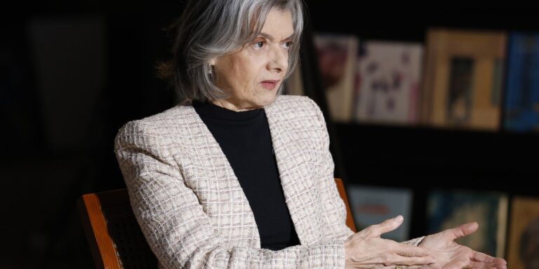 Cármen Lúcia diz que é aconselhada a deixar STF por ataques machistas