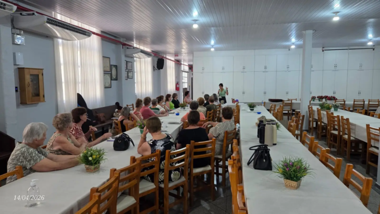 Saúde promove orientações sobre envelhecimento saudável