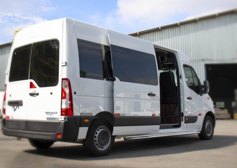 Vereadora de Guaramirim quer vans no transporte público para atendimento de bairros