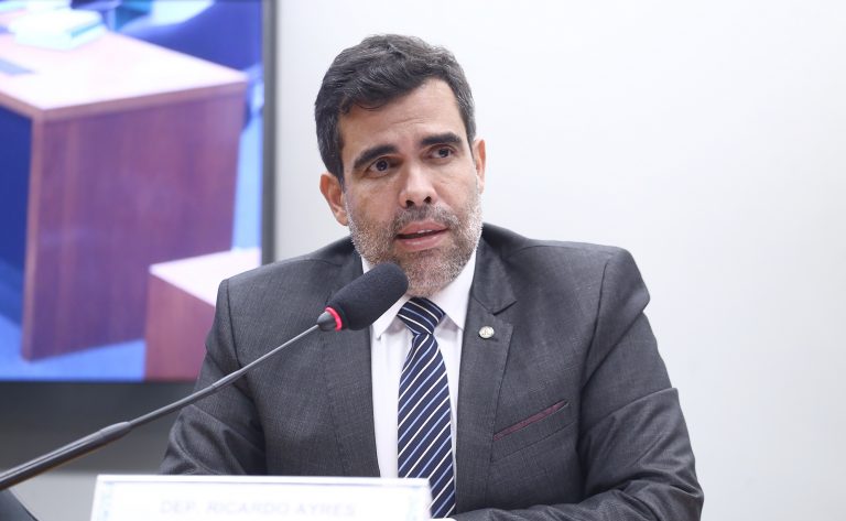 Comissão aprova limite para atuação de empresas em juizados especiais – Notícias