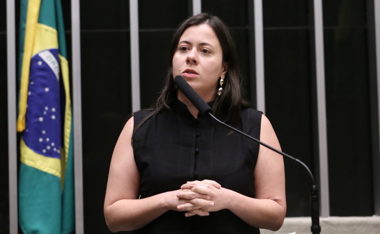 Comissão aprova projeto que pune gestor que não pagar piso salarial de professores – Notícias