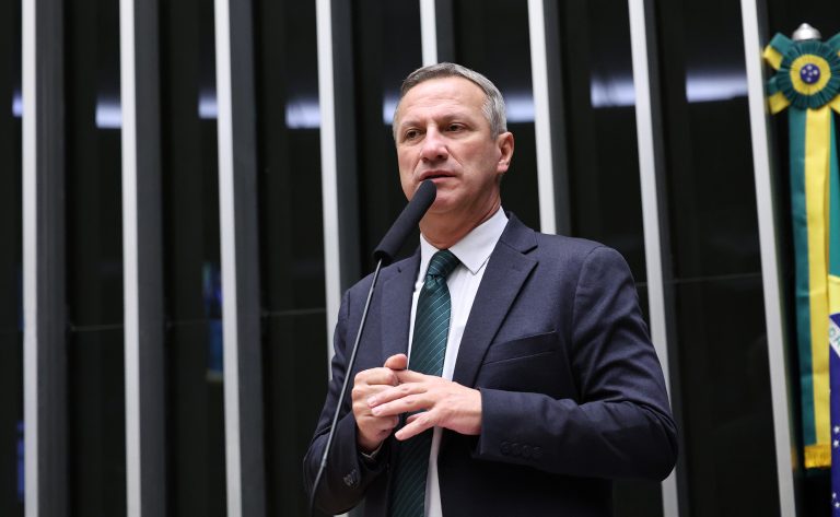 Comissão de Segurança aprova projeto que criminaliza domínio territorial por grupos criminosos – Notícias
