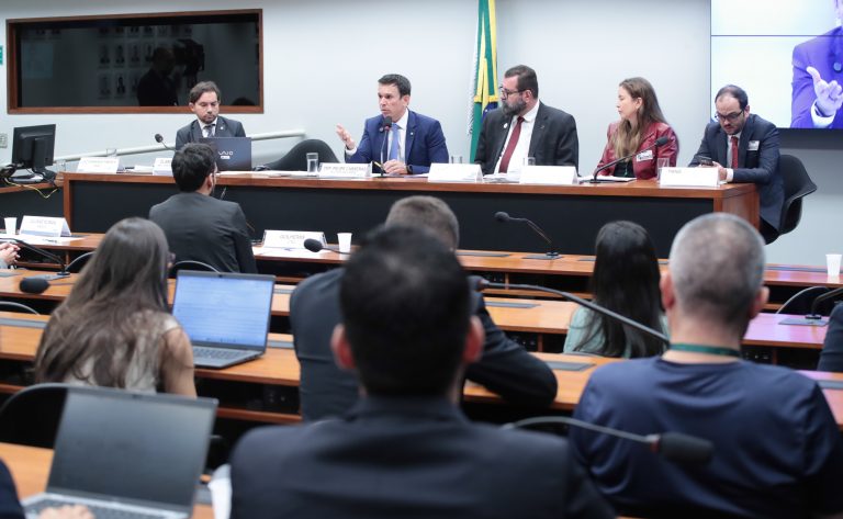 Alta do combustível provocada pela guerra no Oriente Médio já causou cancelamento de 3,5 mil voos no país, segundo Anac – Notícias