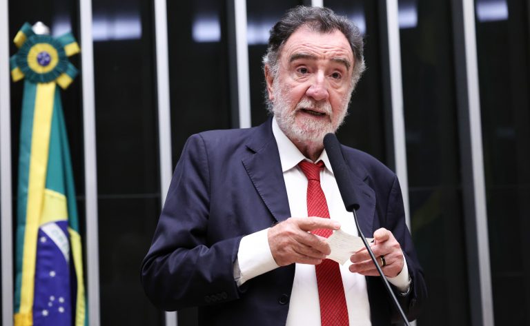 Comissão aprova critérios para colação de grau antecipada em universidades – Notícias