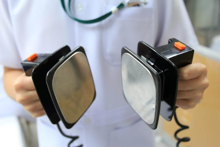 Vereadores do MDB pedem aquisição de desfibrilador para a Unidade de Saúde do Centro