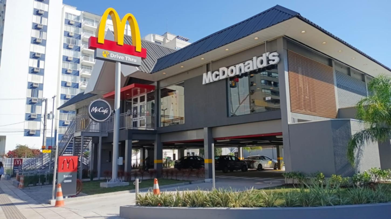 McDonald’s inaugura quinta unidade em Blumenau com arquitetura inspirada na cultura germânica