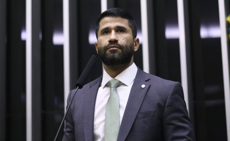 Comissão aprova proposta que reconhece certificação de bombeiro mergulhador – Notícias