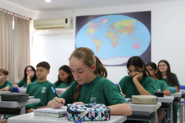 Alunos da Rede Municipal de Ensino retornam às aulas na terça-feira (4)