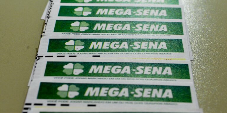 Veja os números da mega-sena sorteados neste sábado (4)