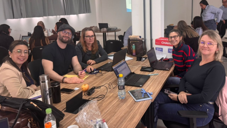 Municípios da Amvali participam de oficina para fortalecer elaboração dos novos Planos de Educação