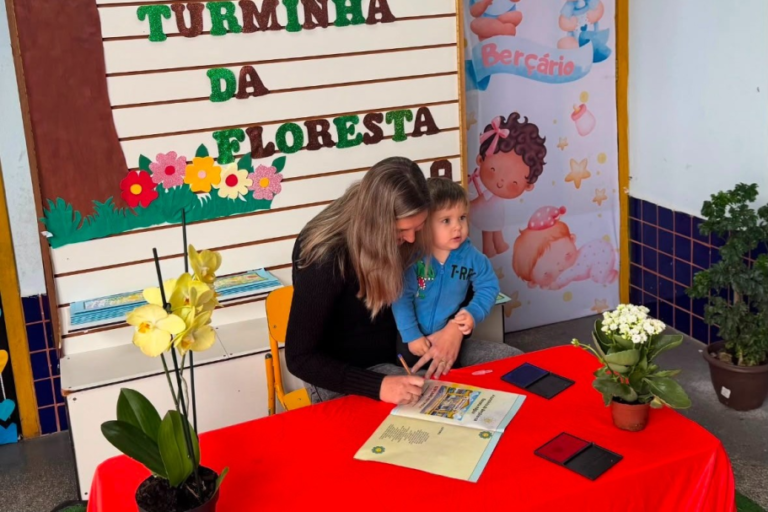 Projeto Pequeno Leitor transforma crianças em autoras do próprio livro em Guaramirim
