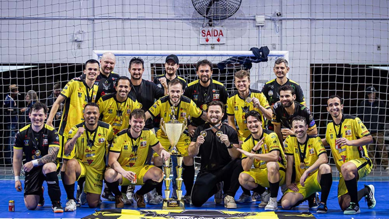 DIFUNTOS GOLEIA CONTERRÂNEO E CONQUISTA O TORNEIO DE INVERNO DE FUTSAL DE CORUPÁ