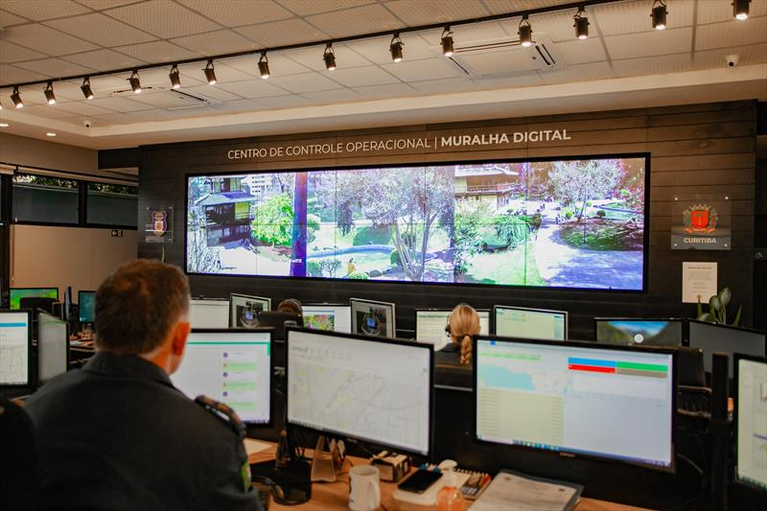 Muralha Digital de Guaramirim avança com 70% dos postes instalados