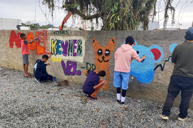 Oficinas de grafite ampliam acesso à arte e à cultura para crianças e adolescentes de Guaramirim