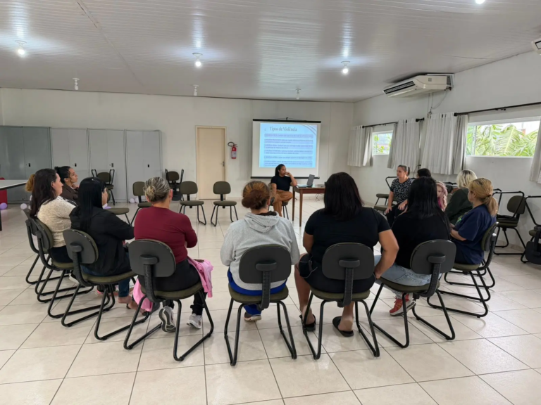Encontro no Creas fechou programação do Agosto Lilás